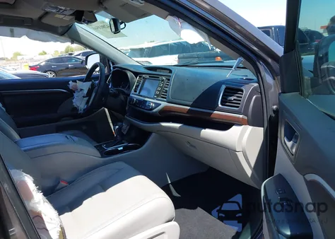 2016 Toyota Highlander Limited V6 из США, поврежденный, VIN 5TDYKRFH0GS137879